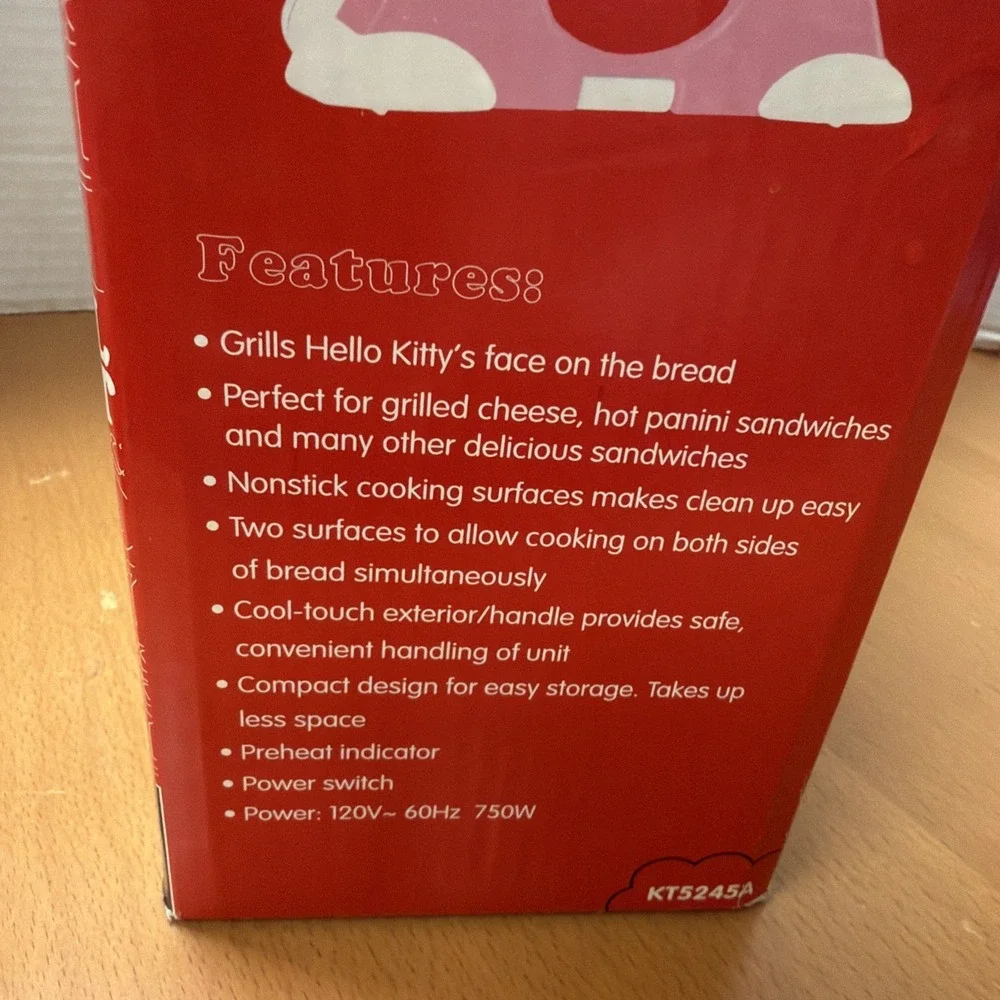 SANRIO HELLO KITTY HOT SANDWICH MAKER #KT5245A NEW IN BOX ~~SEE PICTURES ~~